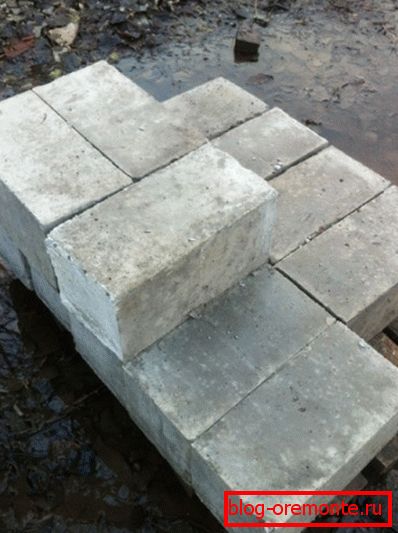 Вес бетонного блока 200х200х400б не превышает 35 кг